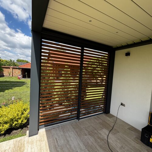 Pergola Tolózsalugáterrel Pergoroll
